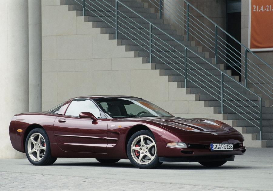  Chevrolet Corvette 2000 года  (фото 4 из 22)